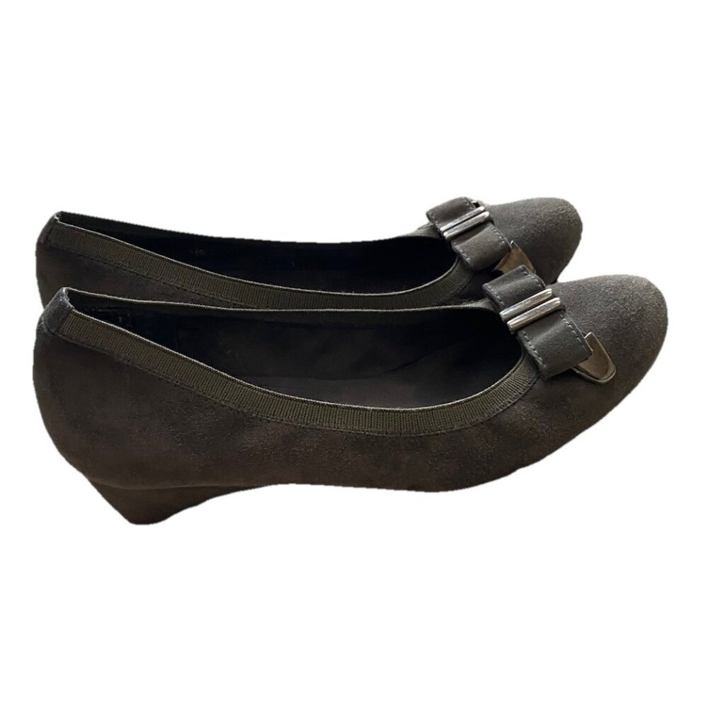 Stuart Weitzman Gray Suede Wedges 8.5 M Shoes Buckle Bow Accent Grey Wedge